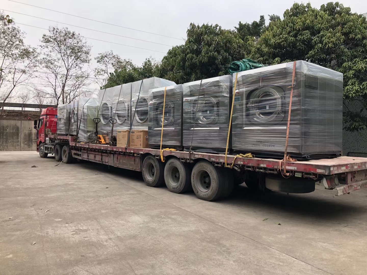 自動工業(yè)洗衣機安裝，診所專用工業(yè)洗衣機25kg洗滌案例