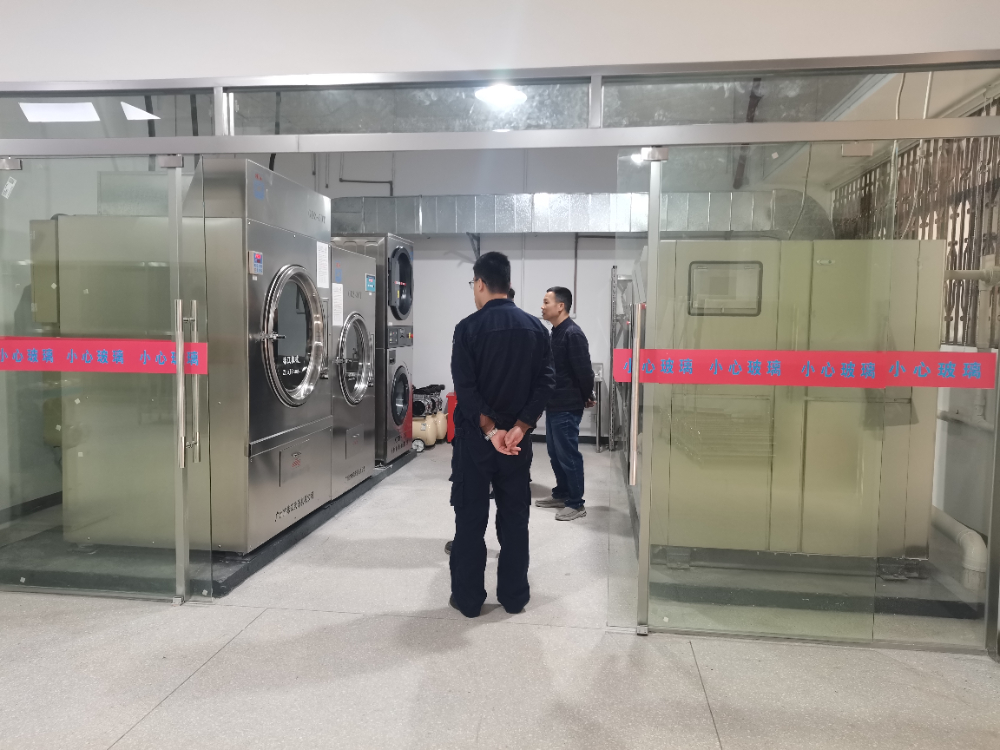 珠江洗滌設(shè)備滾筒工業(yè)洗衣機(jī)定制廠案例分析