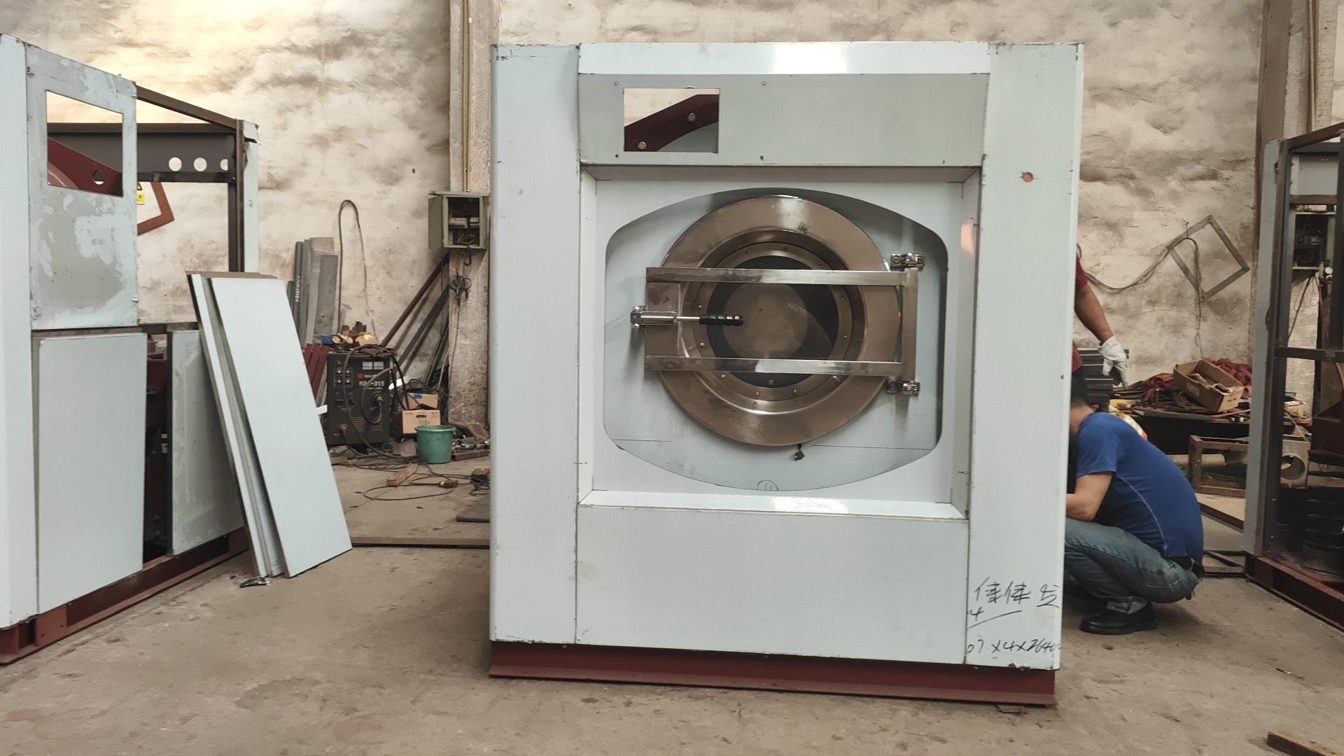 
大型干洗店和知名企業(yè)都選它！珠江工業(yè)半自動洗衣機憑什么？
